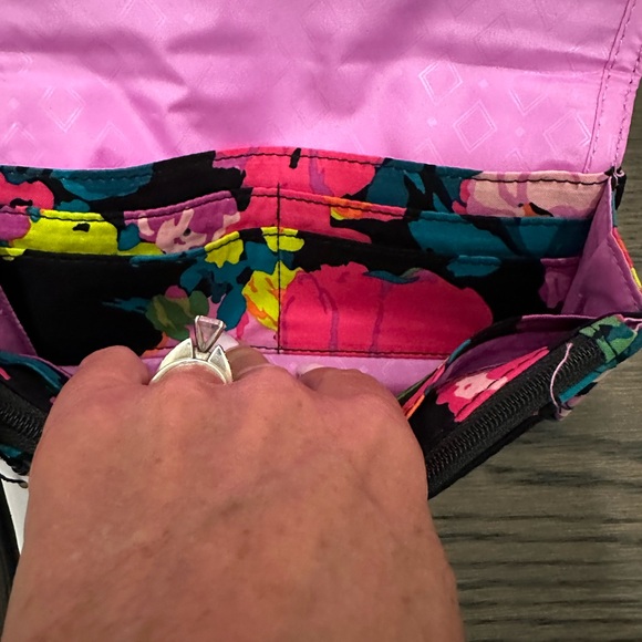 Vera Bradley Trimmed Wristlet NWT - Picture 9 of 12